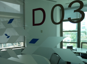 d03